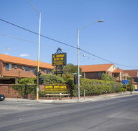 St Georges Motor Inn - Schoolies Week Accommodation