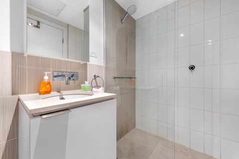 Premier Stays Melbourne - Schoolies Week Accommodation 11