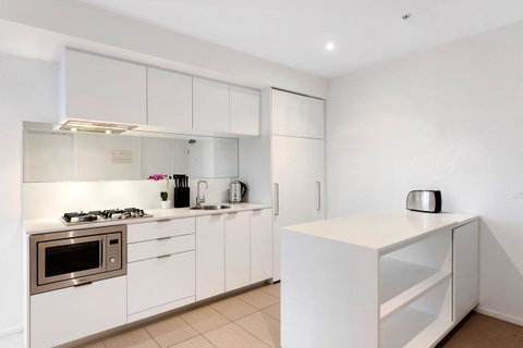 Premier Stays Melbourne - Schoolies Week Accommodation 2