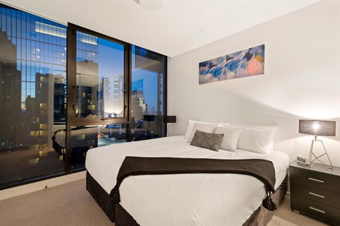 Premier Stays Melbourne - Schoolies Week Accommodation 4