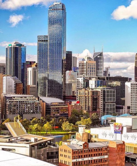 Premier Stays Melbourne - Schoolies Week Accommodation 3