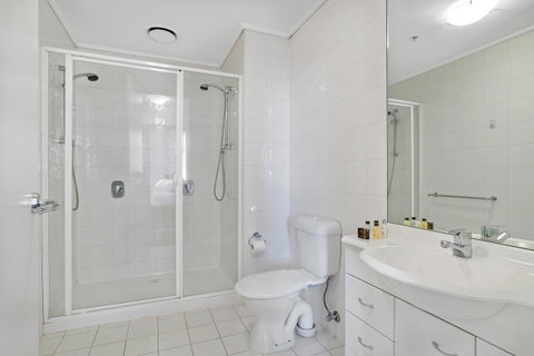 Premier Stays Melbourne - Schoolies Week Accommodation 10