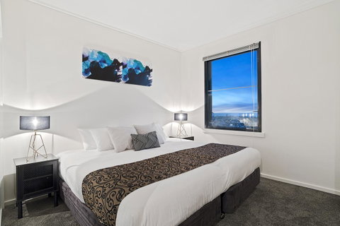Premier Stays Melbourne - Schoolies Week Accommodation 2