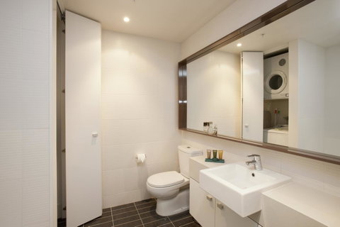 28 Nights Apartments - Schoolies Week Accommodation 10