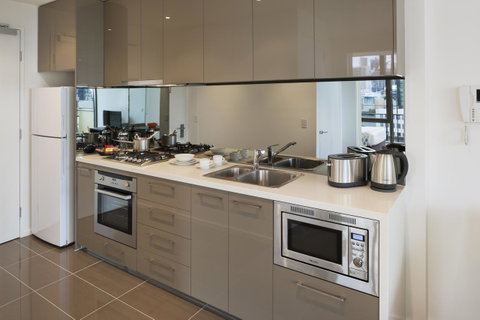 28 Nights Apartments - Schoolies Week Accommodation 15