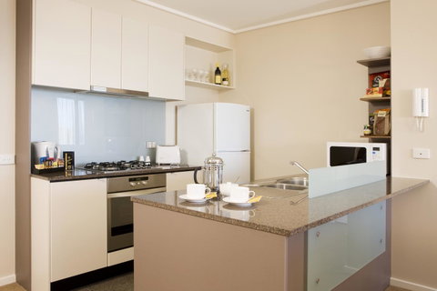 28 Nights Apartments - Schoolies Week Accommodation 7