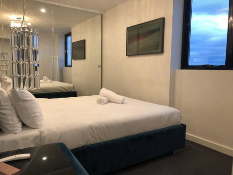 Crown Boutique S Collection - Schoolies Week Accommodation 9