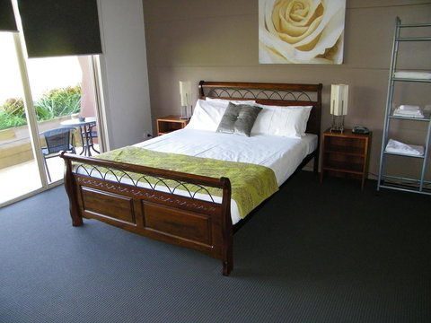 De\'Vine Escape - Schoolies Week Accommodation 27