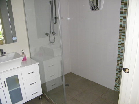 De\'Vine Escape - Schoolies Week Accommodation 16