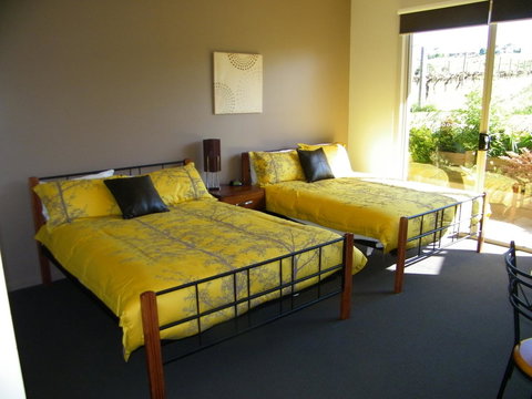 De\'Vine Escape - Schoolies Week Accommodation 2
