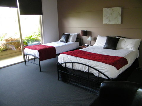 De\'Vine Escape - Schoolies Week Accommodation 14