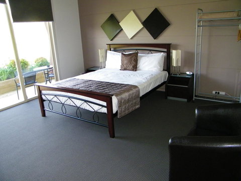 De\'Vine Escape - Schoolies Week Accommodation 17