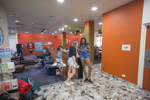 Melbourne Metro YHA - Schoolies Week Accommodation 17