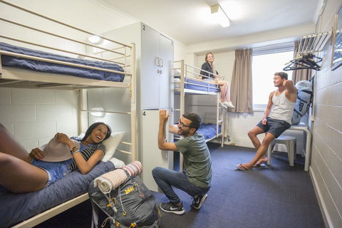 Melbourne Metro YHA - Schoolies Week Accommodation 32