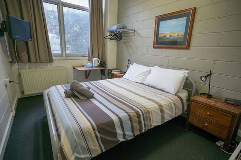 Melbourne Metro YHA - Schoolies Week Accommodation 4