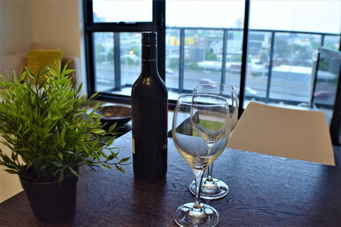 Royal Stays Apartments Melbourne- Southbank - Schoolies Week Accommodation 0
