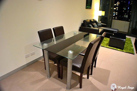 Royal Stays Apartments Melbourne- Southbank - Schoolies Week Accommodation 21