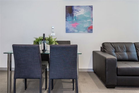 Royal Stays Apartments Melbourne- Southbank - Schoolies Week Accommodation 14