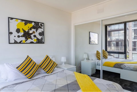225 Melbourne Tower - Schoolies Week Accommodation 2