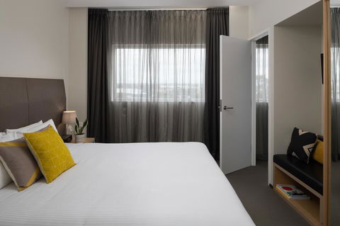 Atura Dandenong - Schoolies Week Accommodation 13