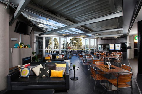 Atura Dandenong - Schoolies Week Accommodation 6