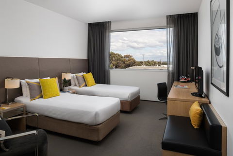 Atura Dandenong - Schoolies Week Accommodation 2