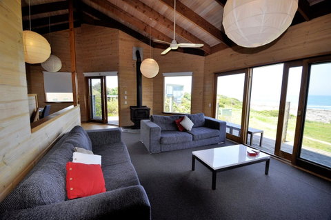 14 Steps - Schoolies Week Accommodation 3