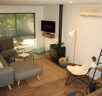 4 Autumn Grove - Schoolies Week Accommodation
