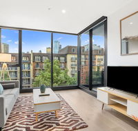 IFSuites IFSTAYS North Apartment - Schoolies Week Accommodation