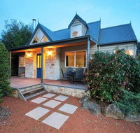 Two Truffles Cottages - Schoolies Week Accommodation