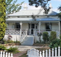 Fairbank House - Schoolies Week Accommodation