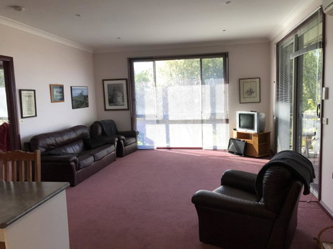 Eagle Bay Views - Schoolies Week Accommodation 10