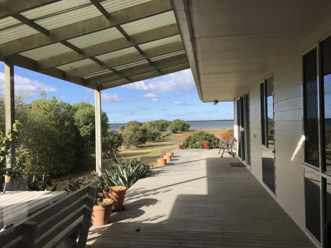 Eagle Bay Views - Schoolies Week Accommodation 0