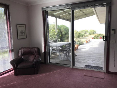 Eagle Bay Views - Schoolies Week Accommodation 7