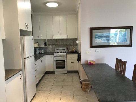 Eagle Bay Views - Schoolies Week Accommodation 15
