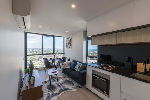 International 2 Bed 2 Bath Apartment - Schoolies Week Accommodation 2