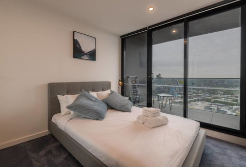 International 2 Bed 2 Bath Apartment - Schoolies Week Accommodation 5