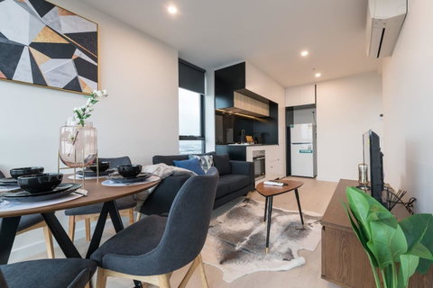 International 2 Bed 2 Bath Apartment - Schoolies Week Accommodation 1