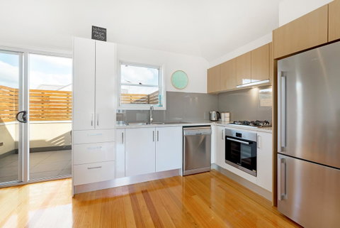 Beach Belle - Schoolies Week Accommodation 5
