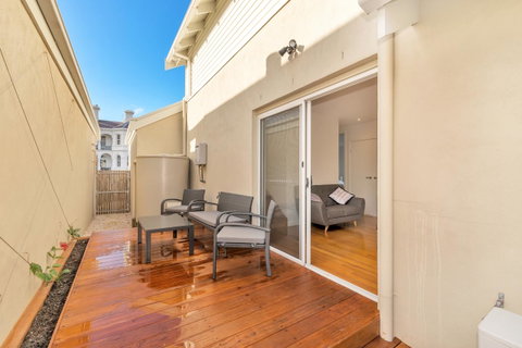 Beach Belle - Schoolies Week Accommodation 12