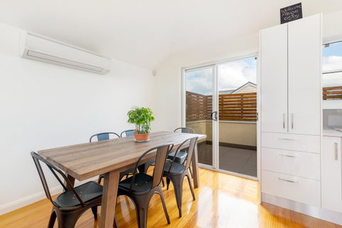 Beach Belle - Schoolies Week Accommodation 4
