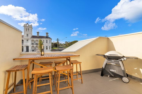 Beach Belle - Schoolies Week Accommodation 9