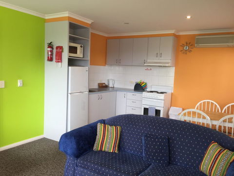 Lakeside At Mallacoota - Schoolies Week Accommodation 5