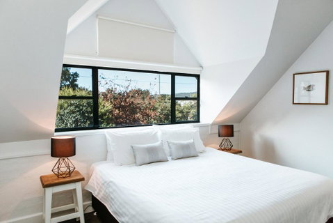 The Berry Inn - Schoolies Week Accommodation 0
