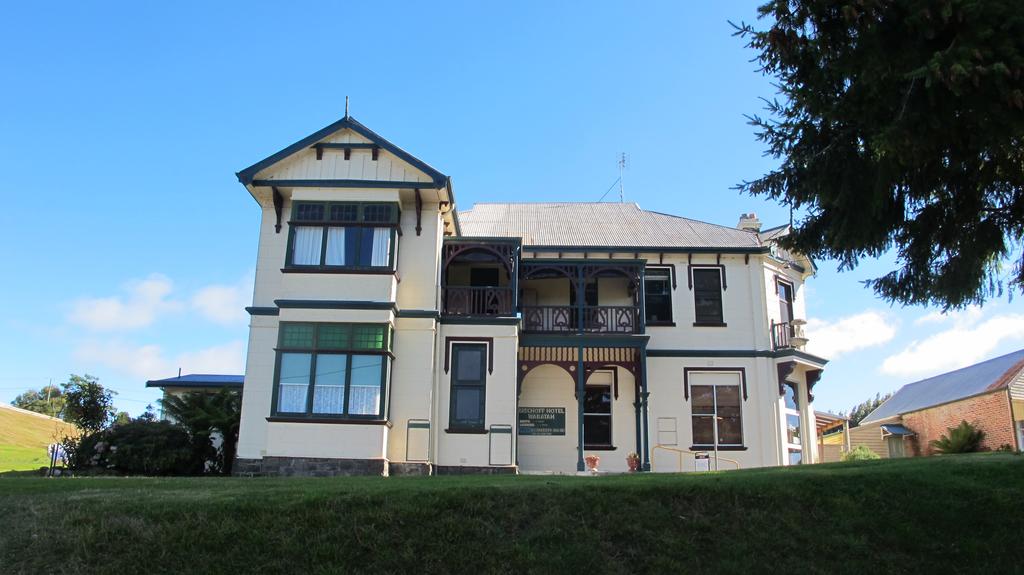 Waratah TAS Schoolies Week Accommodation