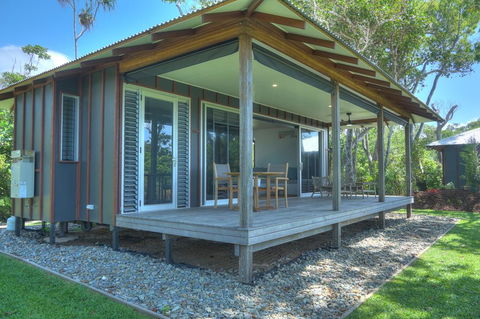 The Bungalows - Schoolies Week Accommodation 2