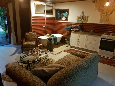 The Cabin - Schoolies Week Accommodation 1