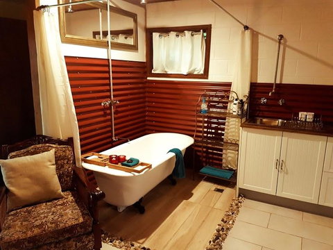 The Cabin - Schoolies Week Accommodation 2