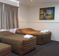 The Commercial Hotel Motel - Schoolies Week Accommodation