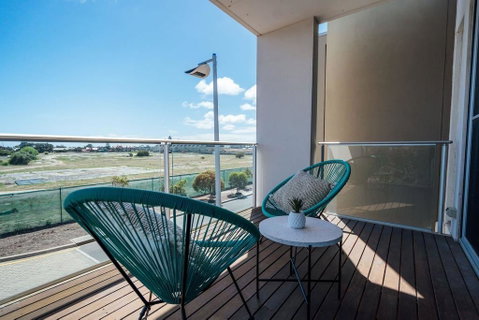 The Cove @ New Port-Pool - Spa - Sauna - Gym & More - Schoolies Week Accommodation 1